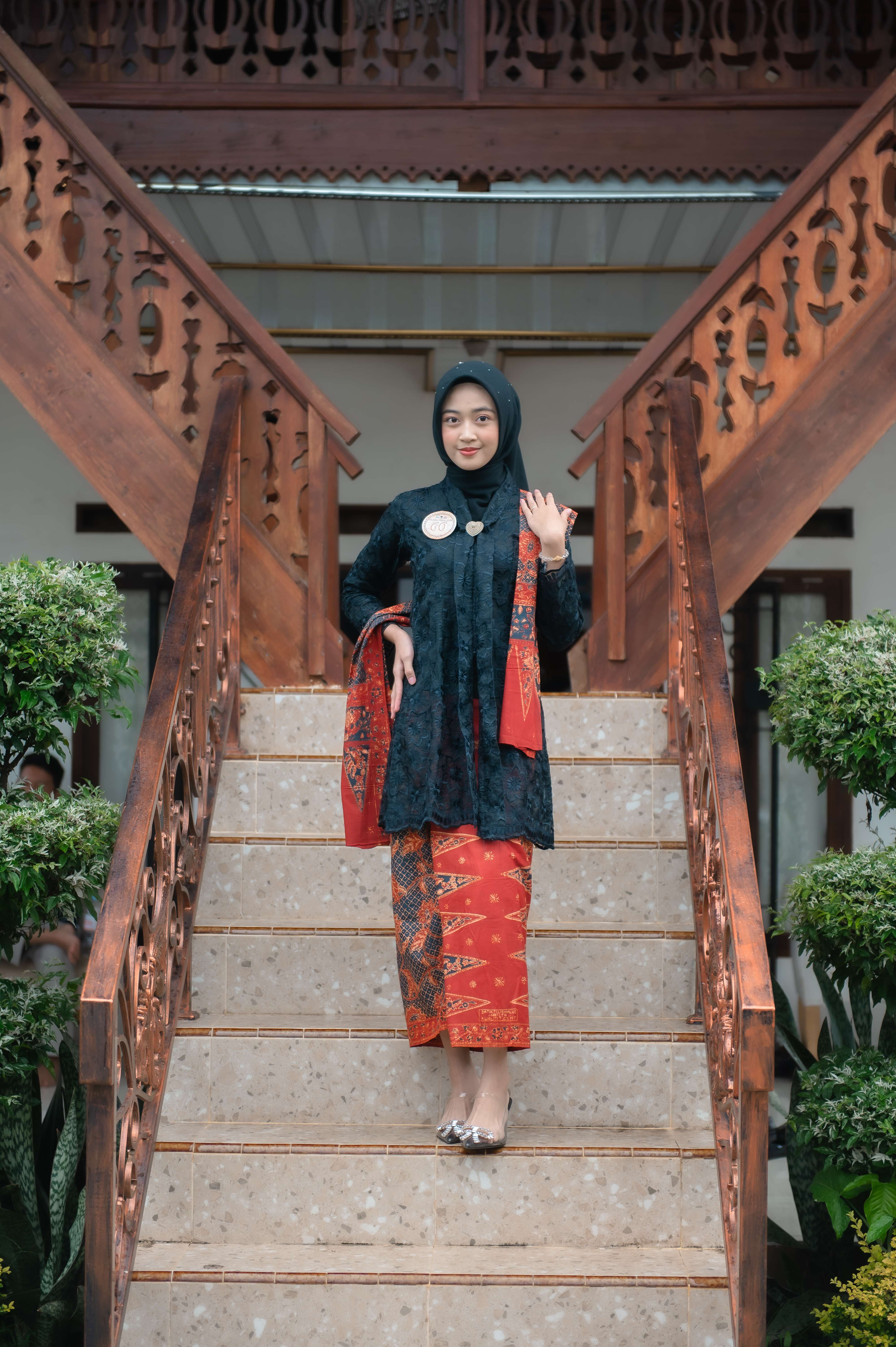 DEVINA SHIRA FASTINA KHAIRINNISA